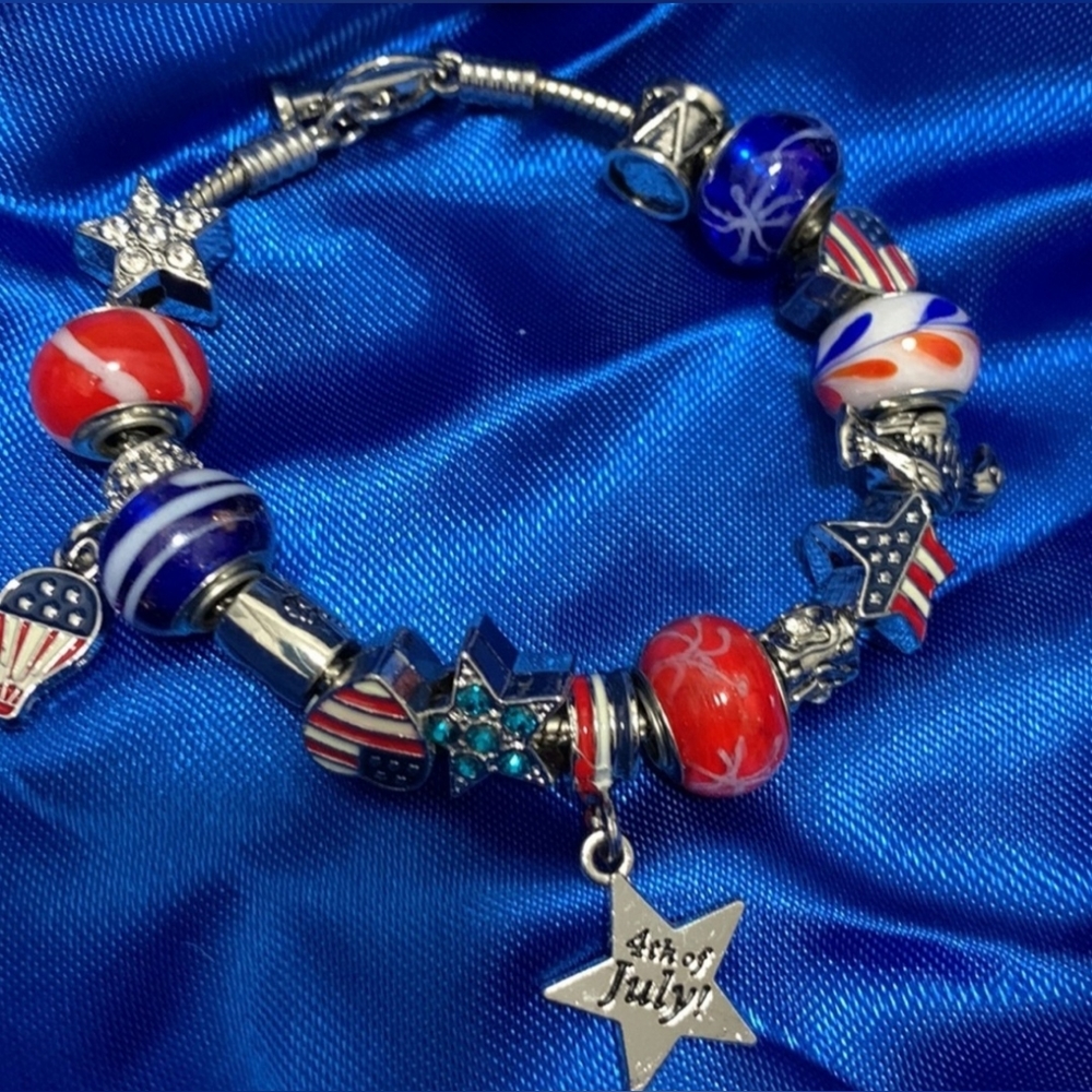 Willabee & Ward Toggle Charm Bracelet 8" JULY Red White Blue Patriotic ❤️🤍💙